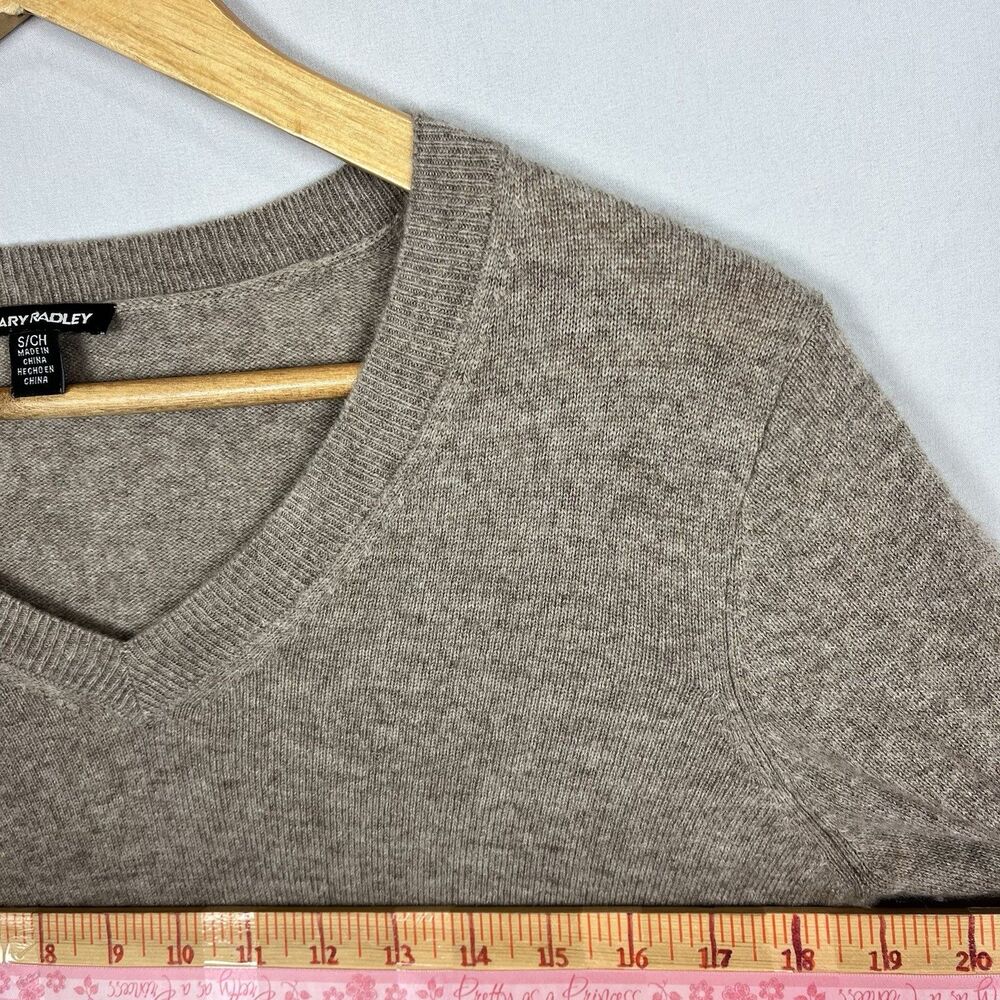 Hilary Radley 100% Cashmere Sweater Women Small Beige V Neck Luxury Soft - Picture 9 of 13